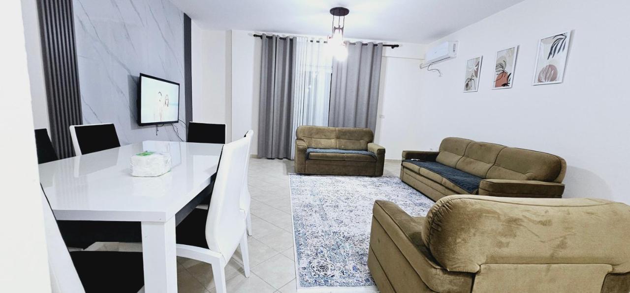 New Bazaar Side Bliss 2 Bed Room Apt With Free Garage Tirana Buitenkant foto